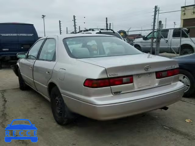 1999 TOYOTA CAMRY CE/L 4T1BG22K9XU586565 Bild 2