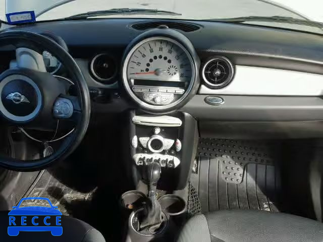 2010 MINI COOPER CLU WMWML3C56ATX37251 image 8