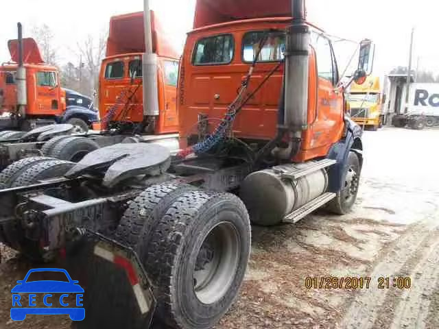 2004 STERLING TRUCK A9500 2FWBA2CV74AL89822 Bild 6