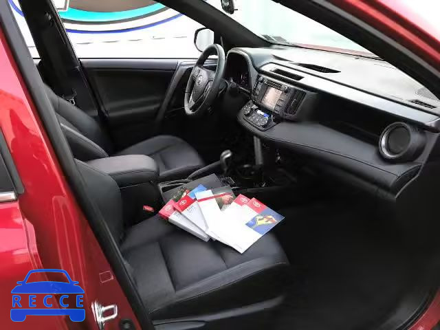 2016 TOYOTA RAV4 SE JTMJFREV0GJ060750 image 4