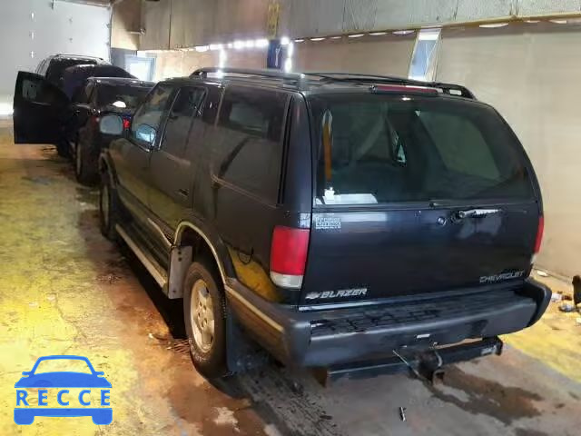 1997 CHEVROLET BLAZER 1GNDT13W7V2145411 image 2