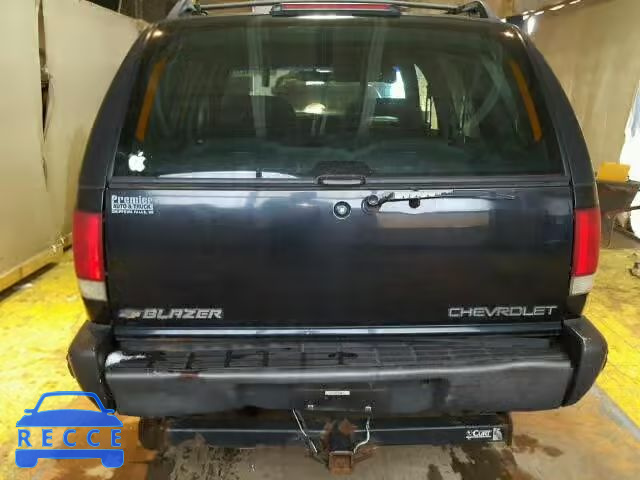 1997 CHEVROLET BLAZER 1GNDT13W7V2145411 image 8