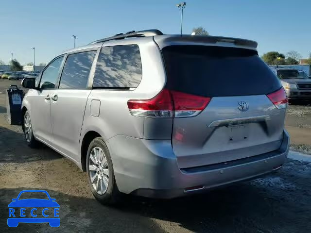 2011 TOYOTA SIENNA XLE 5TDYK3DC4BS034347 image 2