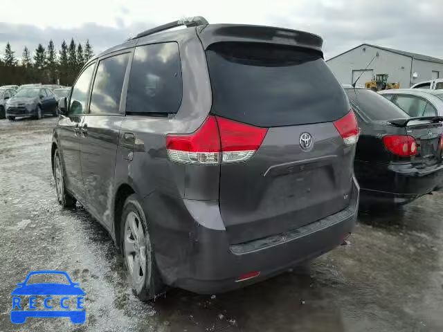 2013 TOYOTA SIENNA LE 5TDKK3DC3DS350590 image 2