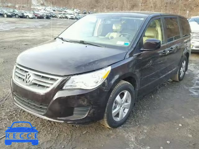 2010 VOLKSWAGEN ROUTAN SE 2V4RW3D11AR245932 image 1