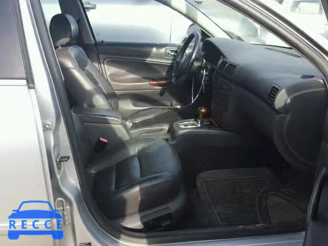 2005 VOLKSWAGEN PASSAT GLX WVWYU63B85E121084 image 4