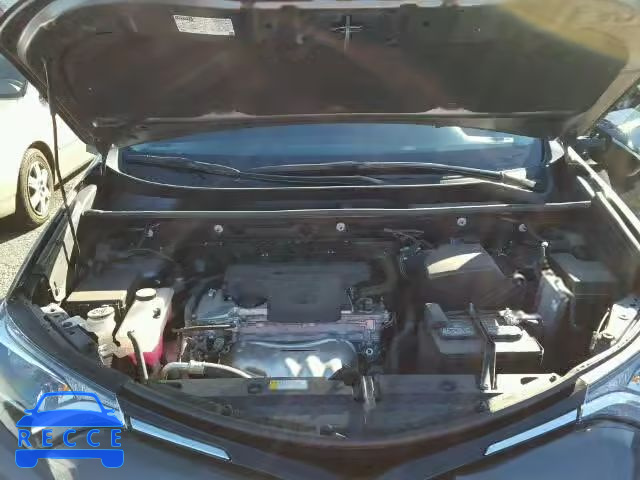2016 TOYOTA RAV4 XLE 2T3WFREV4GW255743 image 6