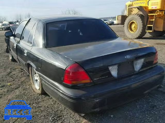 2002 FORD CROWN VICT 2FAFP74W92X139857 image 2