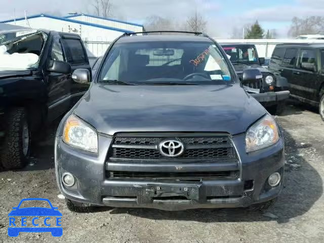 2011 TOYOTA RAV4 SPORT JTMRF4DV4B5040557 Bild 8