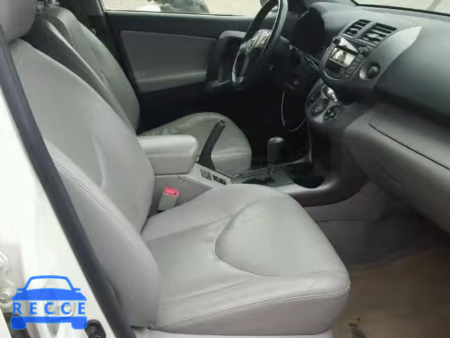 2007 TOYOTA RAV4 LTD JTMBD31V175097070 image 4