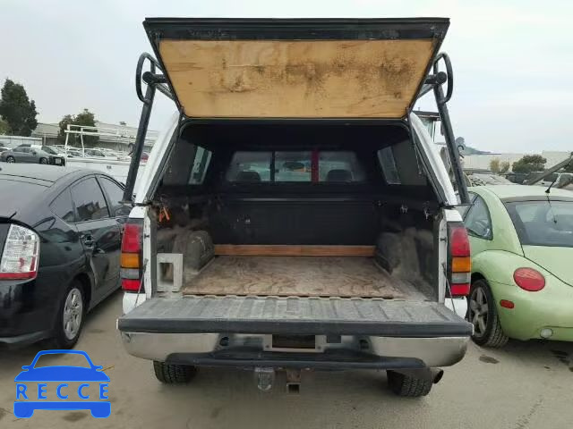 2005 GMC SIERRA K25 1GTHK24275E106296 Bild 5