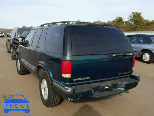 1998 CHEVROLET BLAZER 1GNDT13W0WK101624 image 2