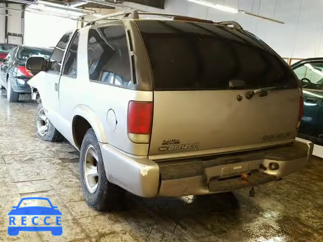 2002 CHEVROLET BLAZER 1GNCS18WX2K127682 image 2