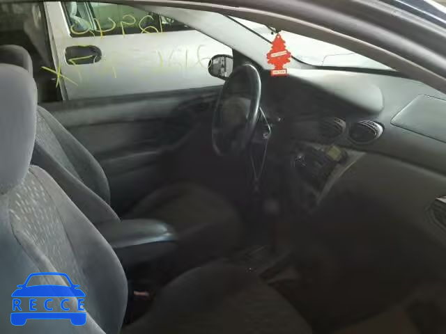 2002 FORD FOCUS ZX3 3FAFP31372R239361 image 4