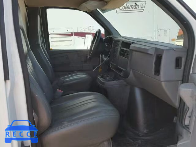2003 GMC SAVANA G35 1GDJG31U131178321 image 4