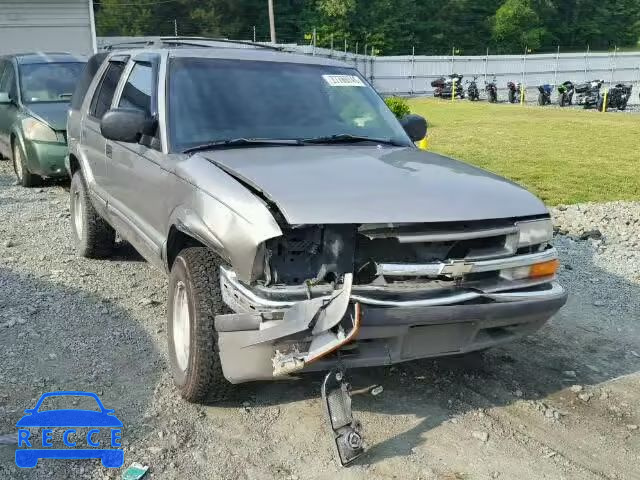 1998 CHEVROLET BLAZER 1GNDT13W8W2208209 image 0