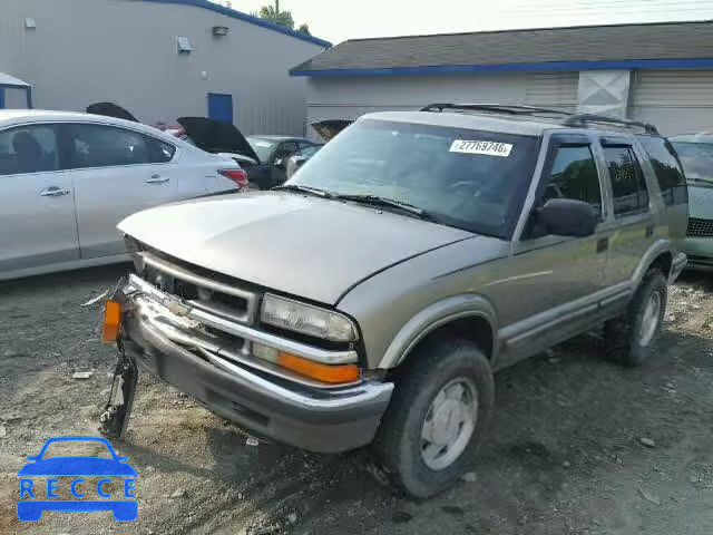 1998 CHEVROLET BLAZER 1GNDT13W8W2208209 Bild 1