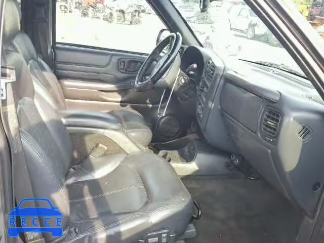 1998 CHEVROLET BLAZER 1GNDT13W8W2208209 зображення 4