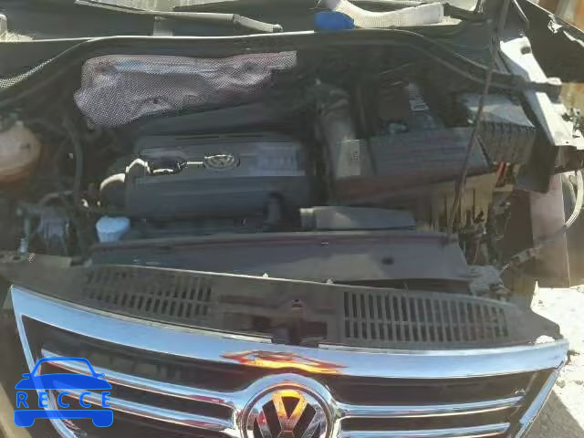 2011 VOLKSWAGEN TIGUAN S WVGCV7AX8BW501149 image 6