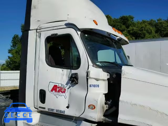 2015 FREIGHTLINER CASCADIA 1 3AKJGED50FSGJ0698 image 8