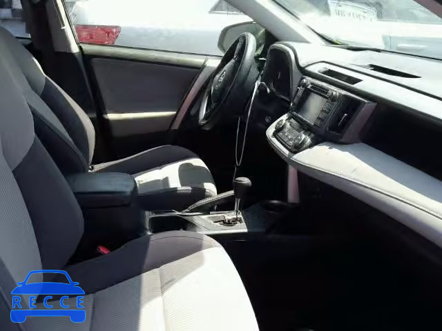 2015 TOYOTA RAV4 XLE JTMRFREV2FD113190 image 4