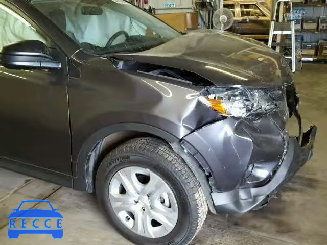 2015 TOYOTA RAV4 LE JTMZFREV3FJ026481 Bild 9