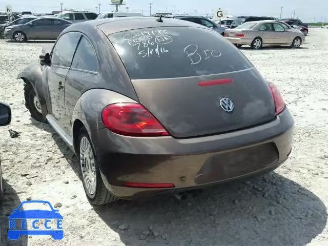 2013 VOLKSWAGEN BEETLE 3VWJX7AT5DM682424 зображення 2