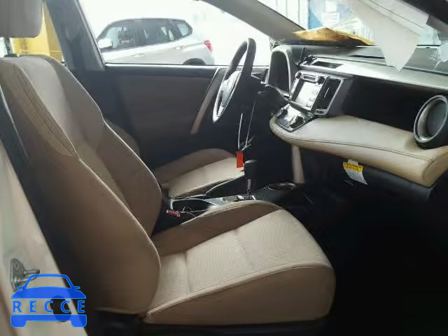 2015 TOYOTA RAV4 XLE JTMWFREV0FD069208 image 4