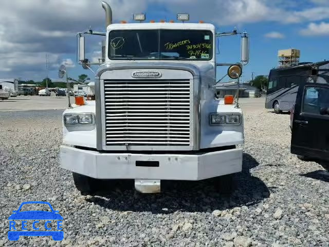 2003 FREIGHTLINER CONVENTION 1FUJALBD03DK33904 Bild 8