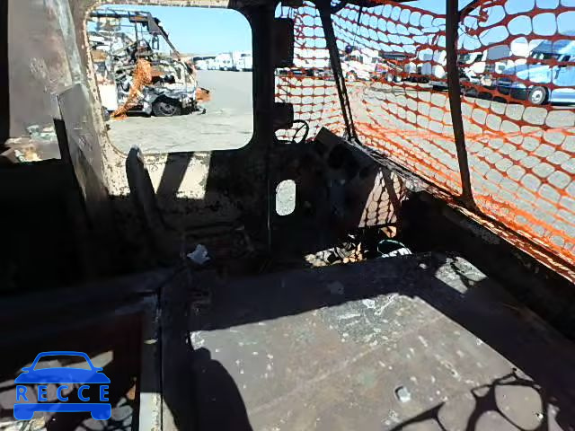 1984 CHEVROLET P30 1GCHP32M1E3304105 image 4