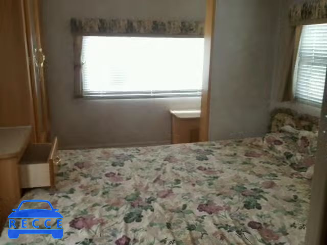 2002 OTHR KEYSTONE 4YDT28R2227303535 Bild 4