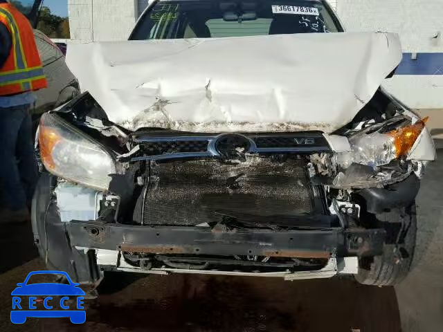 2007 TOYOTA RAV4 LTD JTMBK31V575036889 image 8