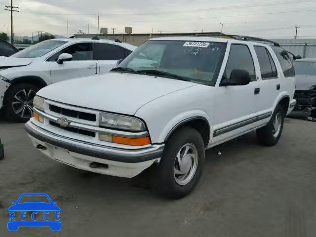 1998 CHEVROLET S10 BLAZER 1GNDT13W4W2228053 image 1