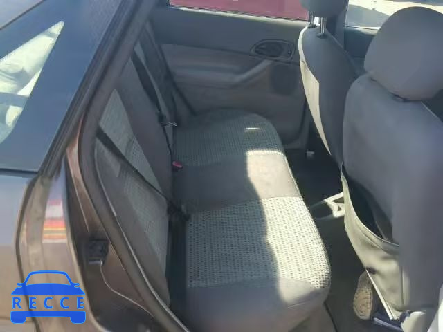 2005 FORD FOCUS ZX4 1FAFP34N95W276460 image 5
