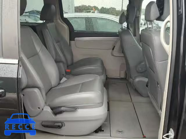 2011 VOLKSWAGEN ROUTAN SE 2V4RW3DG8BR622004 зображення 5