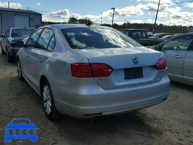 2011 VOLKSWAGEN JETTA SE 3VWDZ7AJ4BM103832 Bild 2
