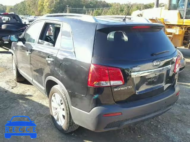 2011 KIA SORENTO EX 5XYKU4A12BG057843 image 2