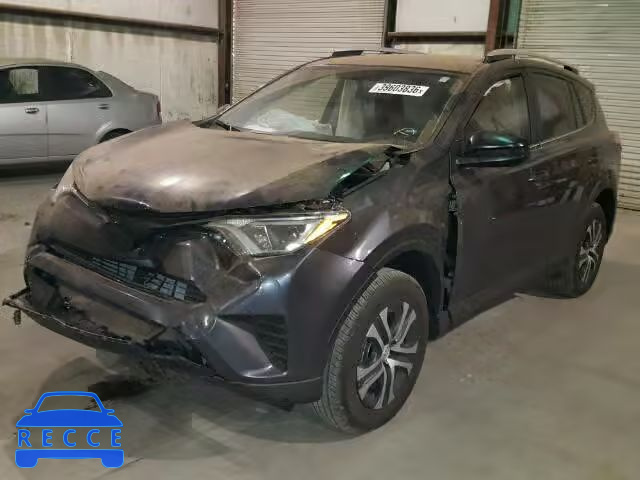 2016 TOYOTA RAV4 LE JTMZFREV7GJ081534 зображення 1