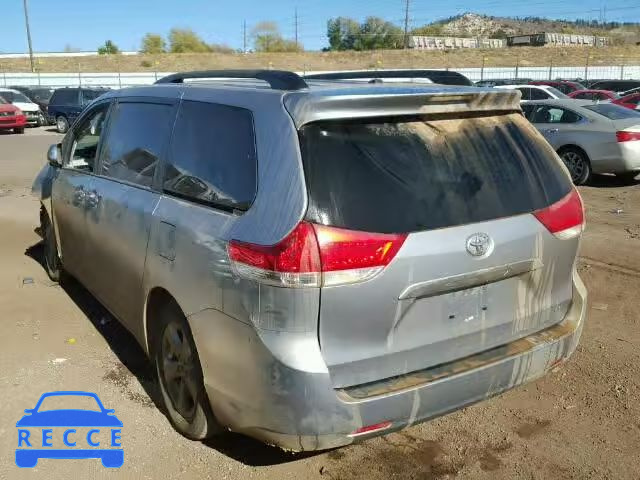 2013 TOYOTA SIENNA LE 5TDKK3DC5DS335816 зображення 2