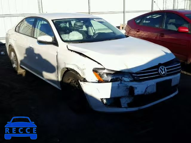 2015 VOLKSWAGEN PASSAT S 1VWAT7A3XFC096866 image 0