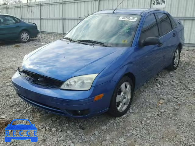 2005 FORD FOCUS ZX4 1FAFP34NX5W205672 image 1