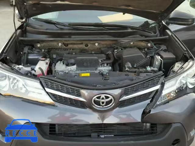 2015 TOYOTA RAV4 LE JTMZFREV2FJ025144 Bild 6