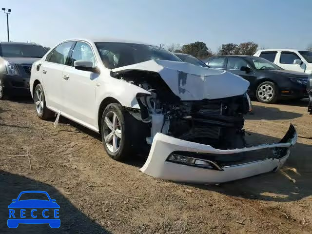 2015 VOLKSWAGEN PASSAT S 1VWAS7A35FC111213 image 0