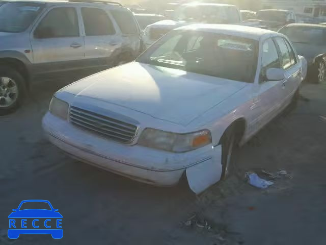 1999 FORD CROWN VICT 2FAFP74W7XX136608 image 1