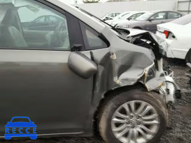 2011 TOYOTA SIENNA XLE 5TDYK3DC5BS133470 image 8