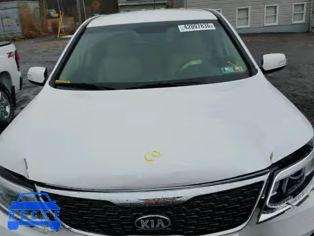 2015 KIA SORENTO LX 5XYKTCA60FG561905 image 6