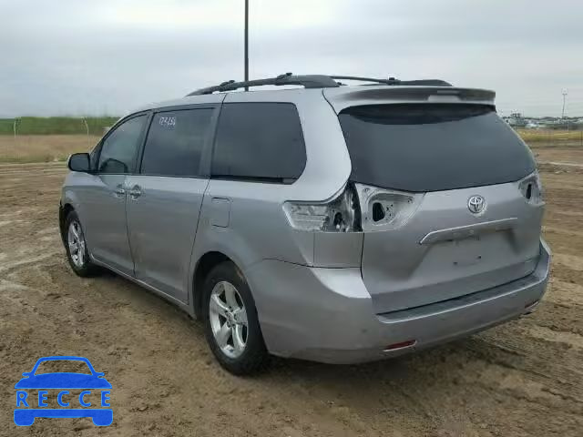 2011 TOYOTA SIENNA XLE 5TDYK3DC4BS052217 Bild 2