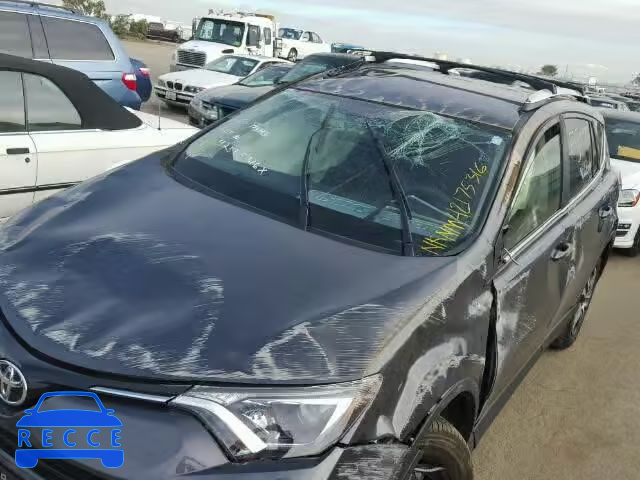 2016 TOYOTA RAV4 LE JTMZFREV9GJ062273 Bild 8