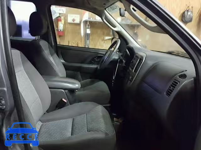 2004 FORD ESCAPE XLT 1FMYU03174KA53313 зображення 4