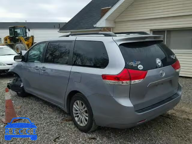 2011 TOYOTA SIENNA XLE 5TDYK3DC6BS167918 image 2